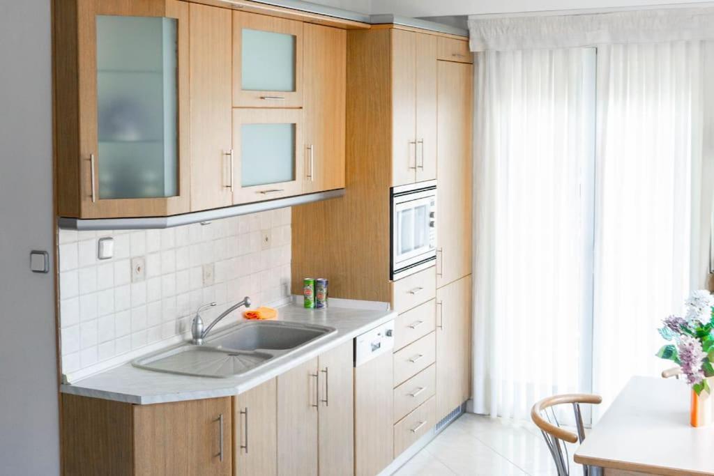 2 Bedroom Holiday Flat, Renovated, In The Centre Asproválta Luaran gambar